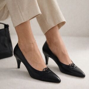 Chanel CC Logo Pumps Black Leather Size 38 w/ Original Box Vintage Heels